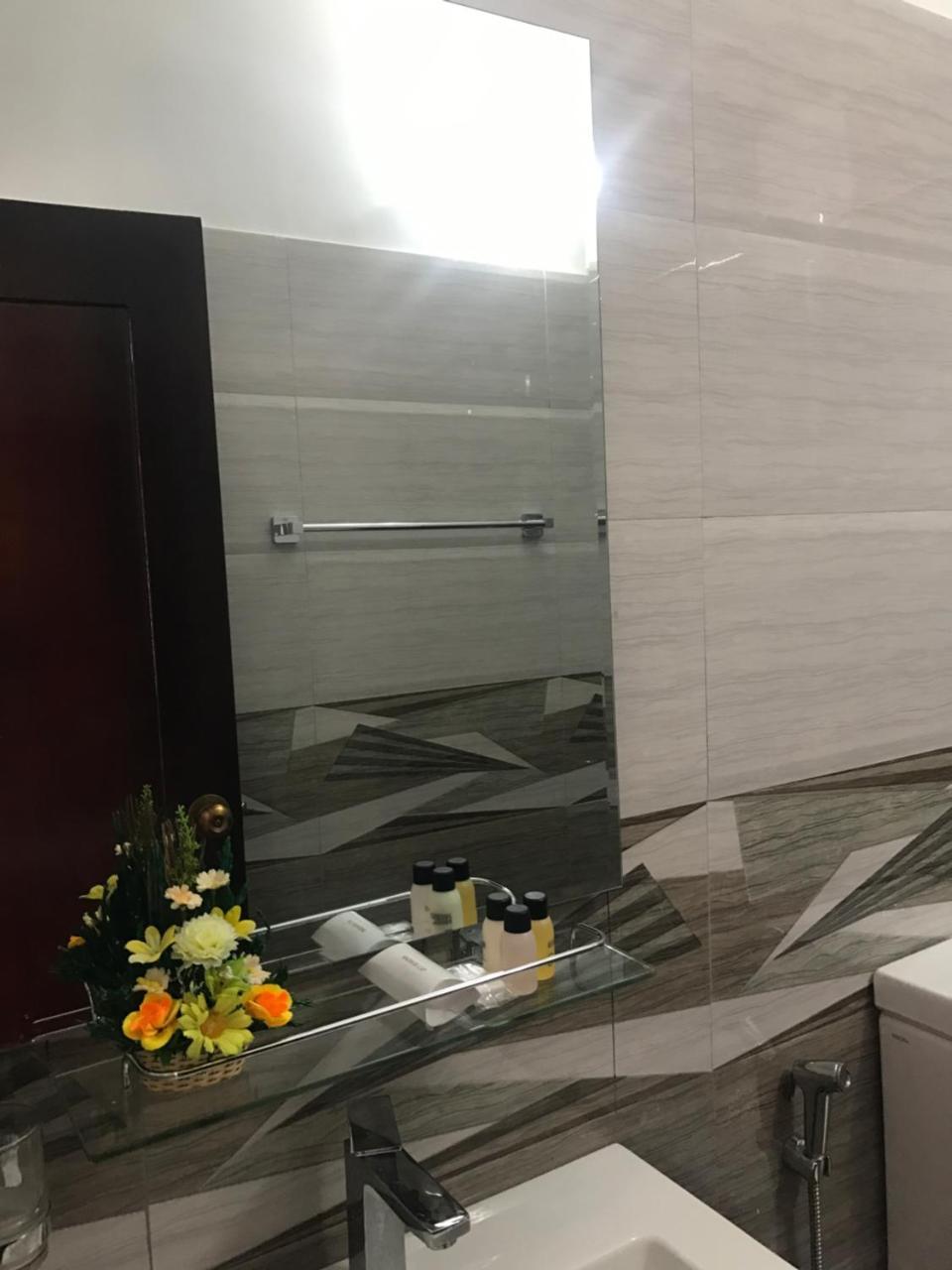 Shangri-La Нувара-Елія Екстер'єр фото